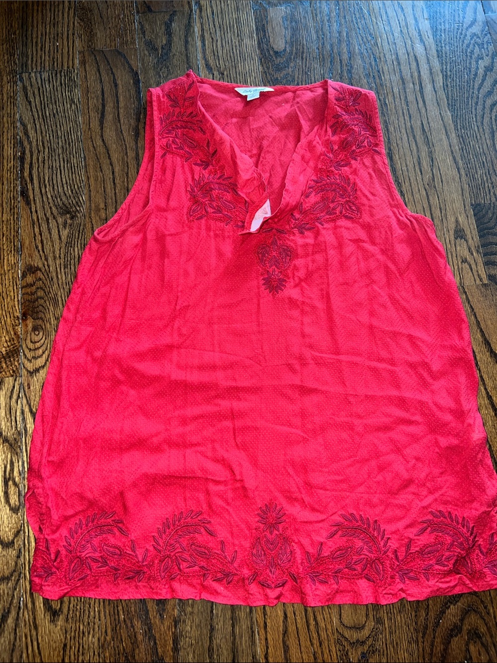 5/$25 Lucky Brand Red Embroidered V-Neck Sleeveless Top S Small